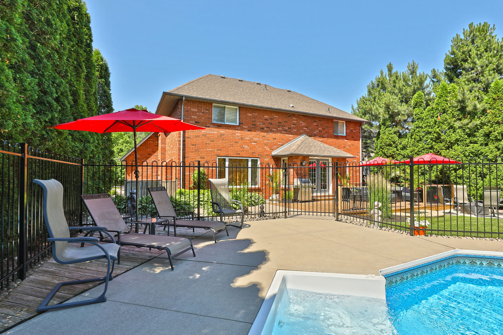 Homes For Sale & Neighbourhood Info Recently SOLD in Ancaster