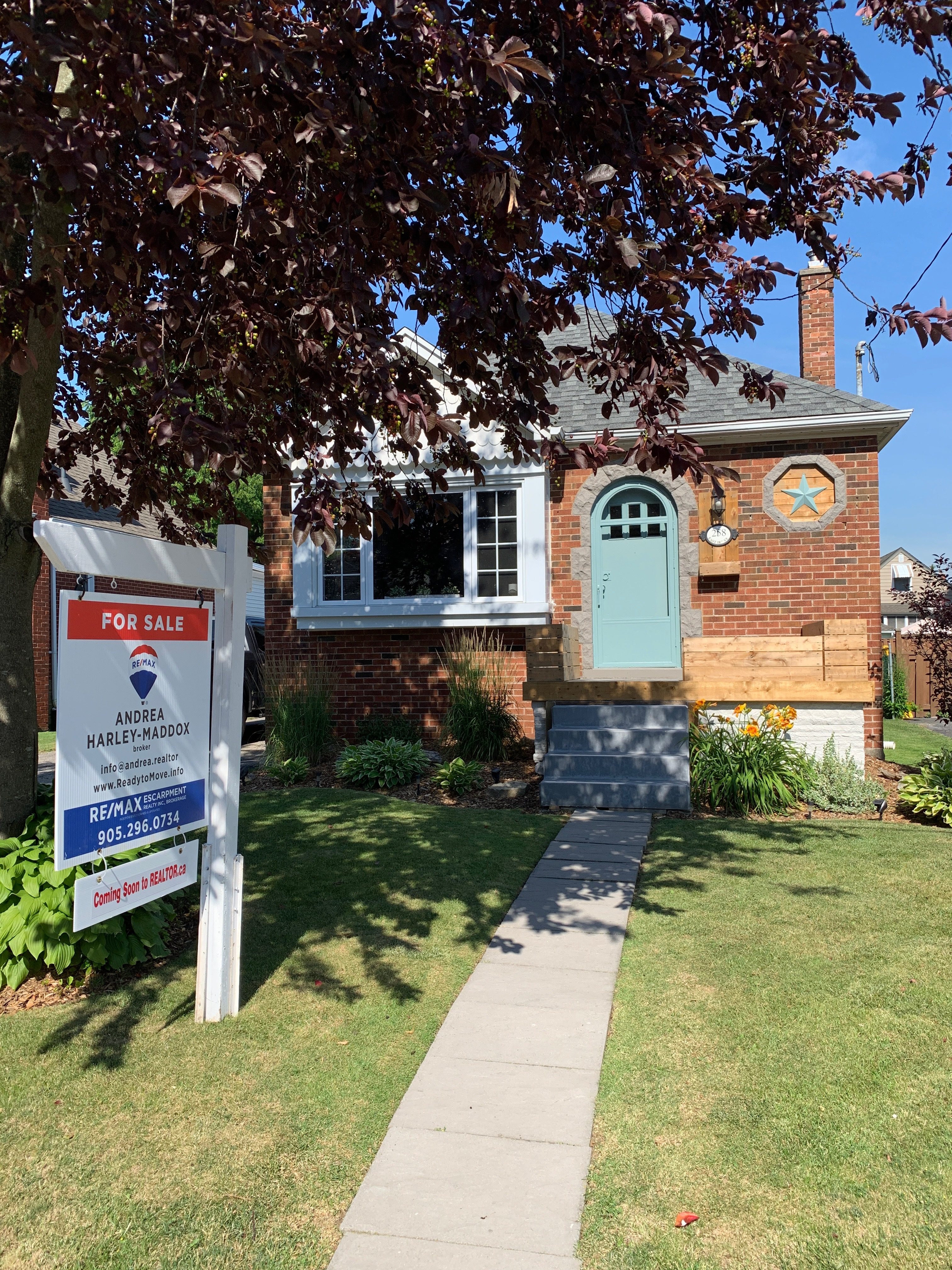 Recently SOLD Central Hamilton Mountain