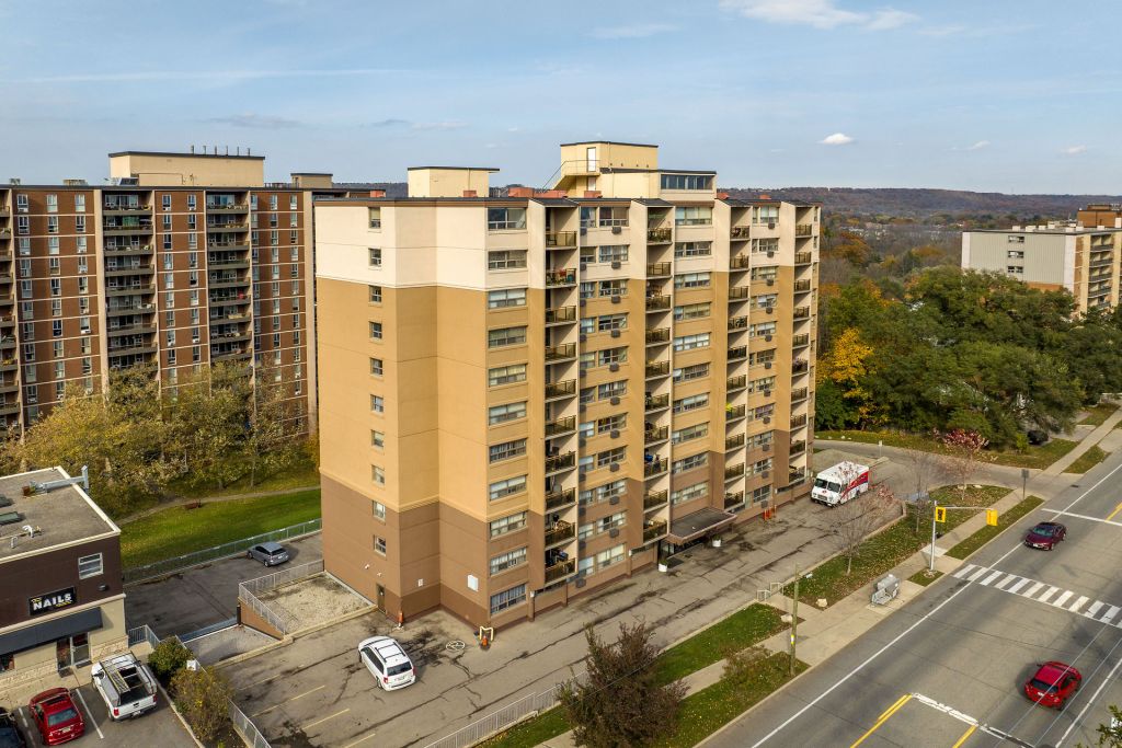 Homes For Sale & Neighbourhood Info Recently SOLD in West Hamilton
